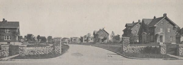 Black-and-white photograph of the stone entryway to Upper Arlington in 1918